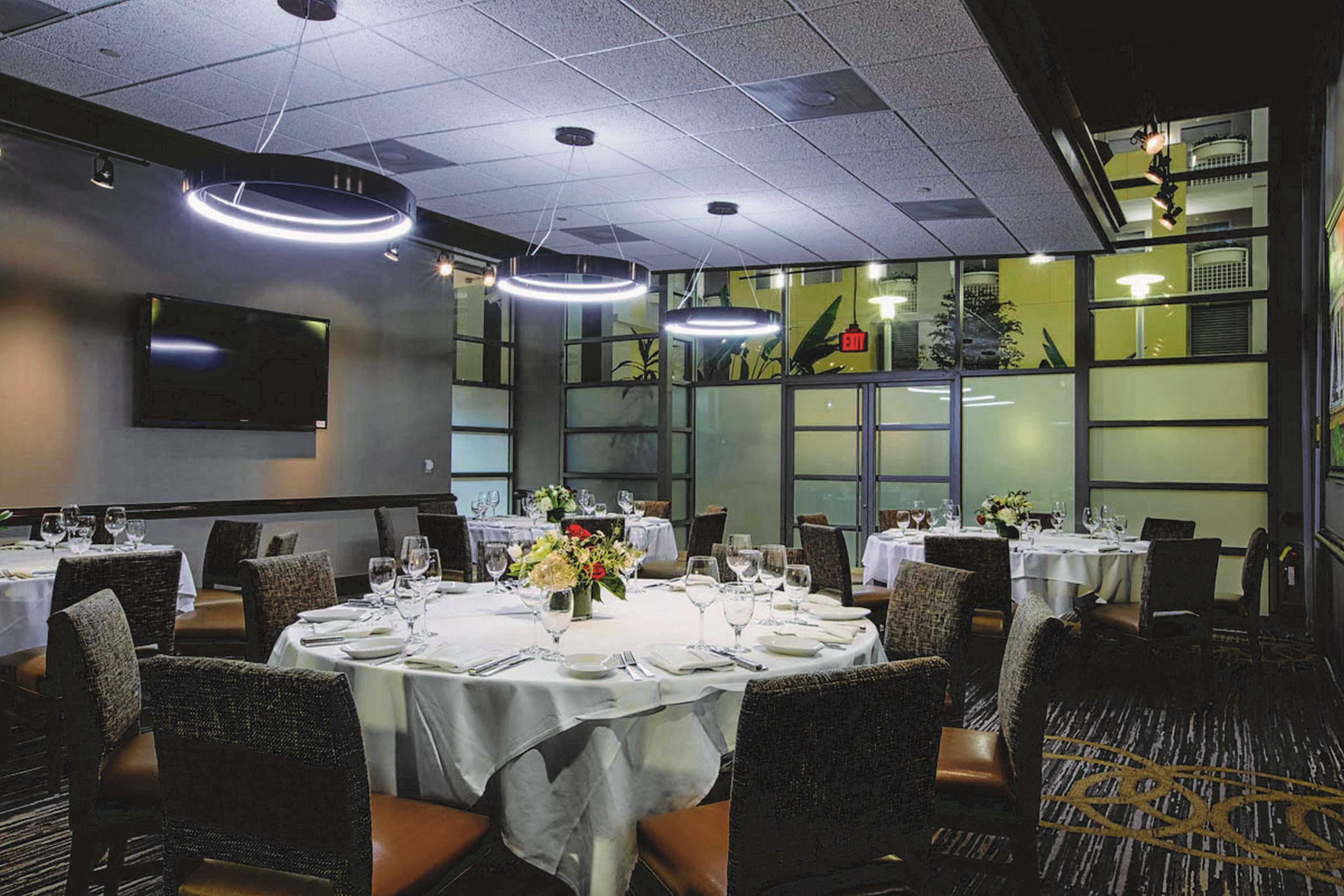 Embassy Suites By Hilton Atlanta At Centennial Olympic Park Bagian luar foto