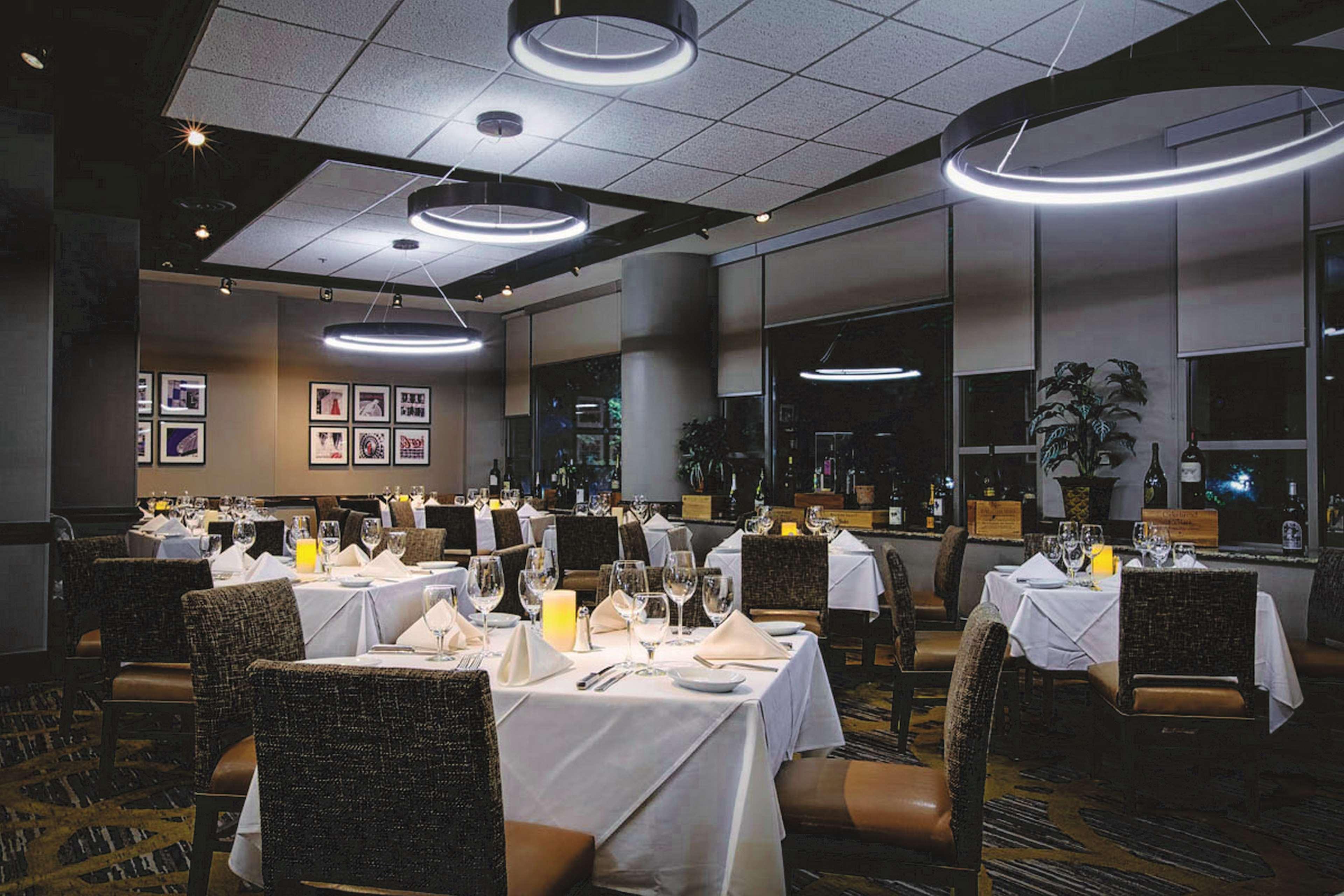 Embassy Suites By Hilton Atlanta At Centennial Olympic Park Bagian luar foto