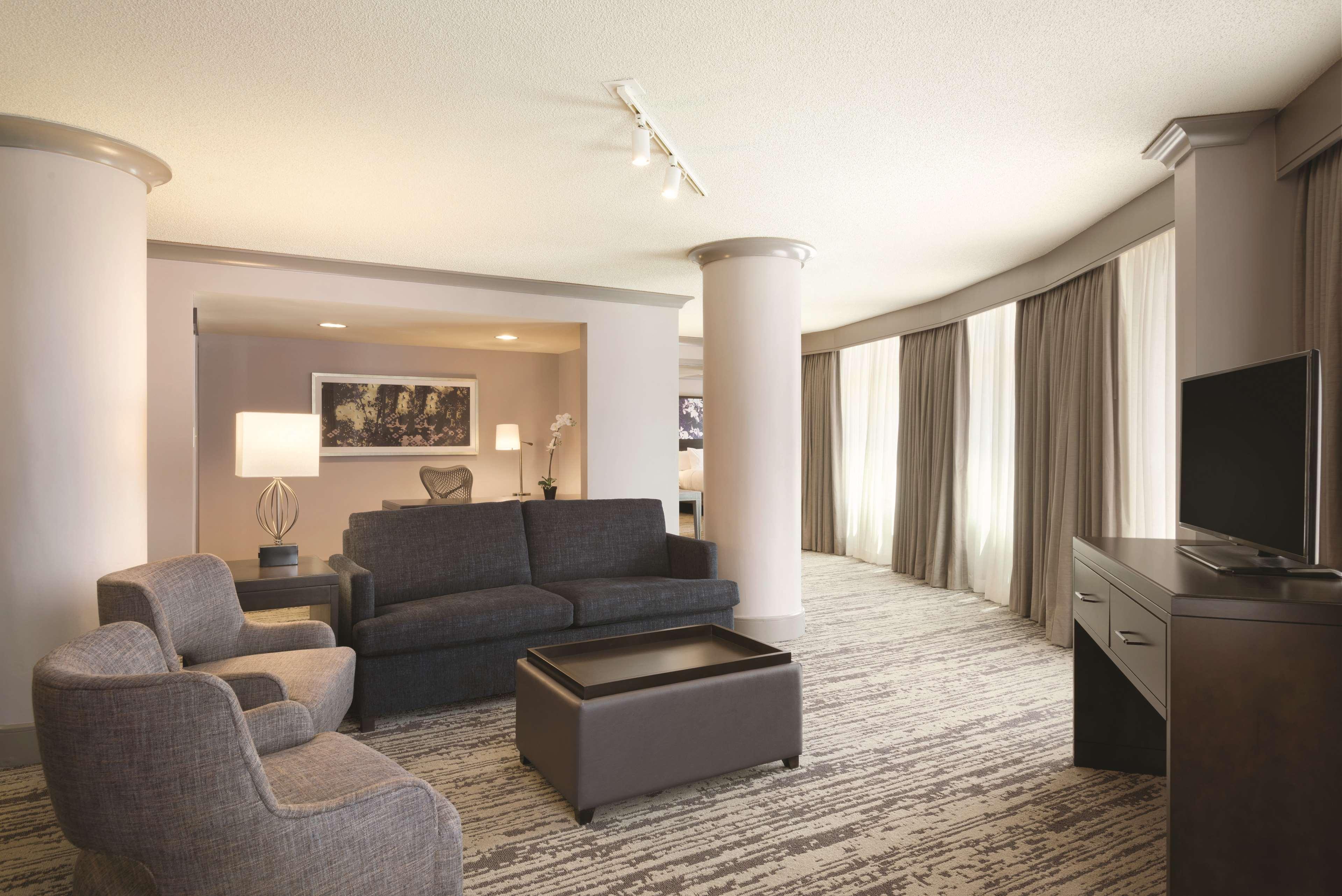 Embassy Suites By Hilton Atlanta At Centennial Olympic Park Bagian luar foto