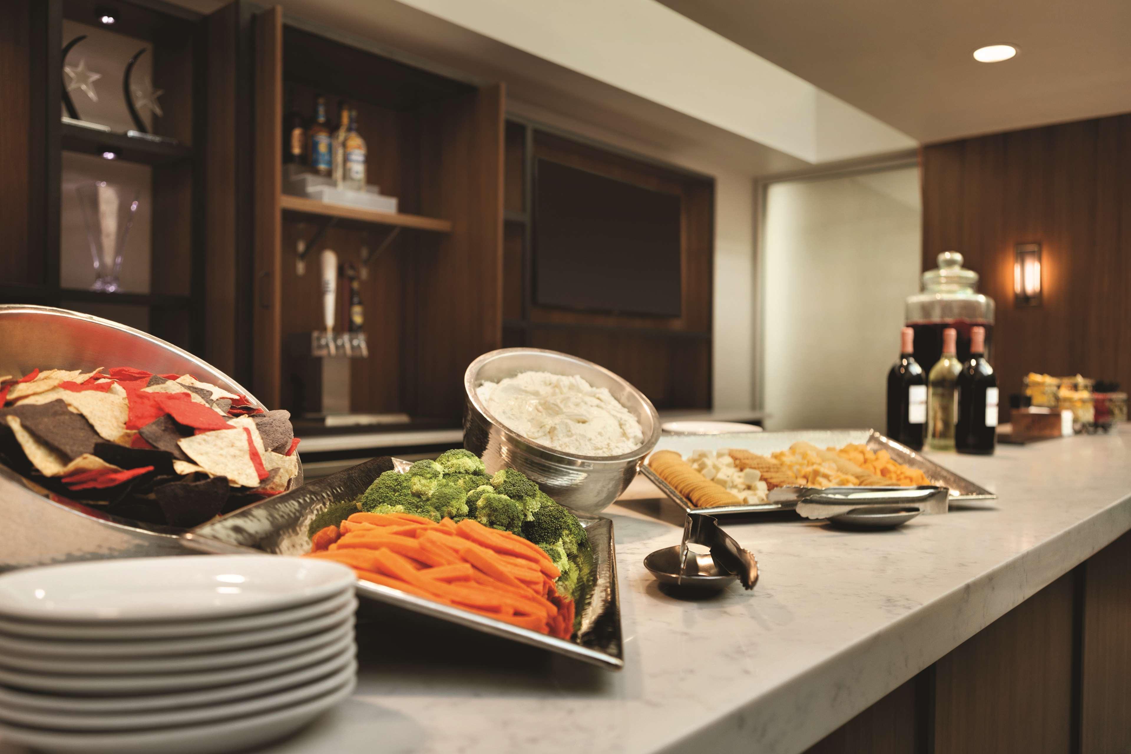Embassy Suites By Hilton Atlanta At Centennial Olympic Park Bagian luar foto