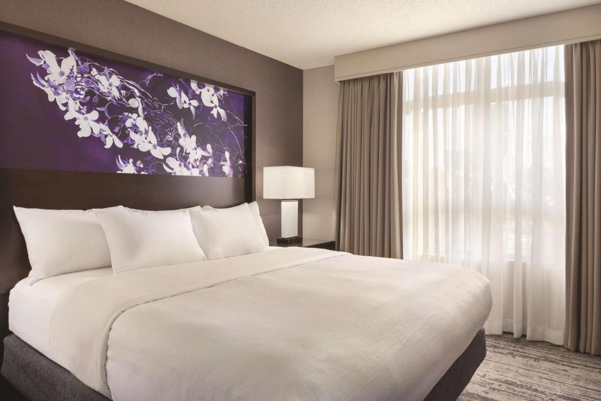 Embassy Suites By Hilton Atlanta At Centennial Olympic Park Bagian luar foto